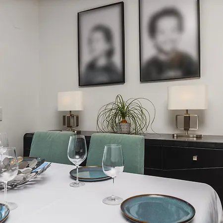 Valadares Pool فيلة