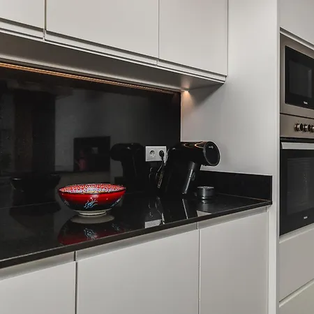 Valadares Pool فيلة كورويوس