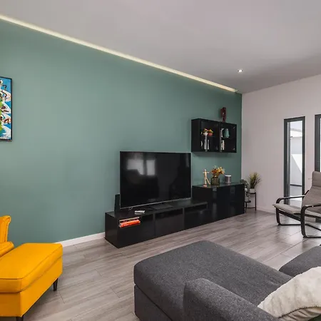 فيلة Valadares Pool