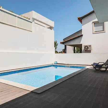 Valadares Pool * كورويوس