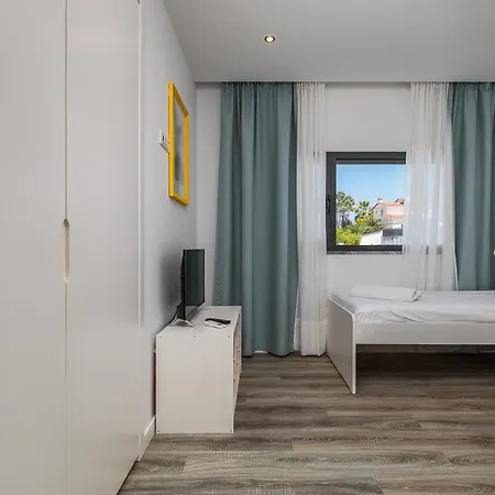 Valadares Pool فيلة