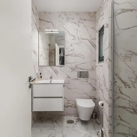 Valadares Pool فيلة