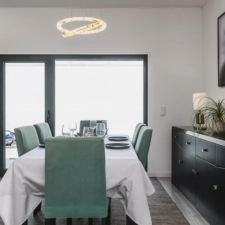 Valadares Pool * كورويوس