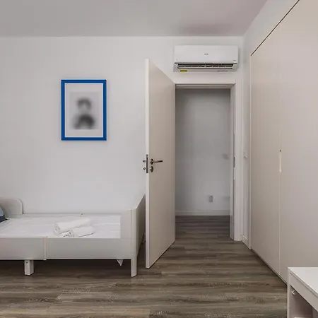 Valadares Pool فيلة