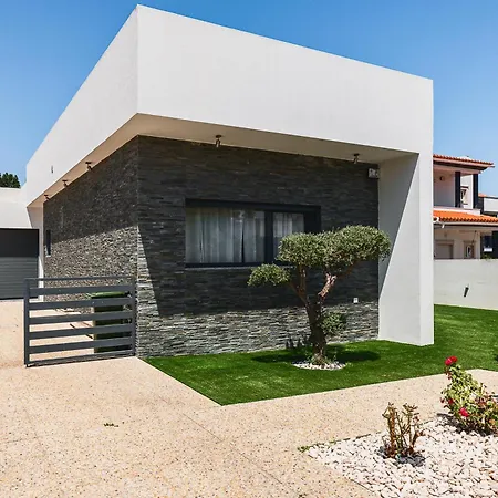 Valadares Pool كورويوس